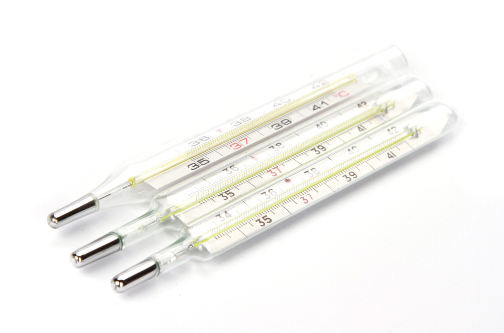 closeup-shot-of-medical-thermometers-isolated-on-a-white-background.jpg